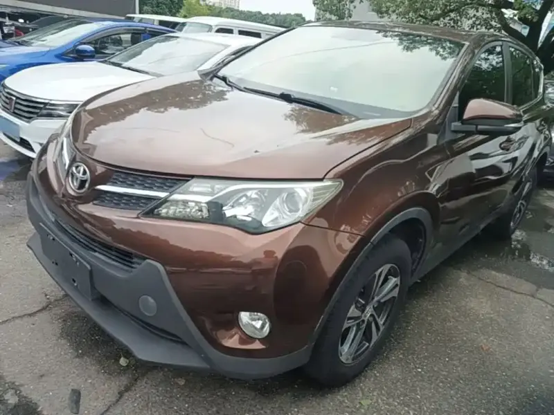 Toyota RAV4, 2015