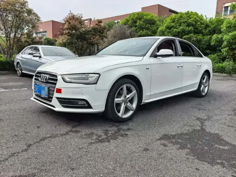Audi A4L, 2015