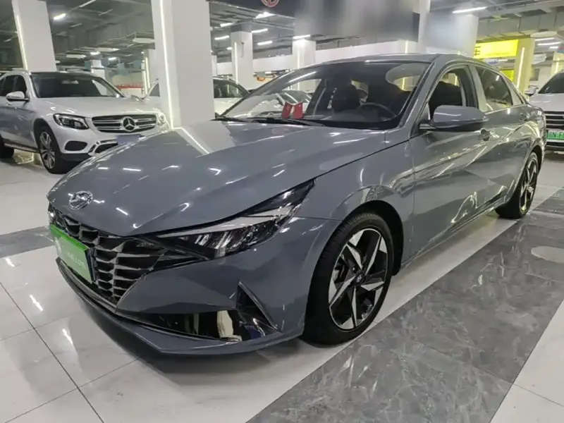Hyundai Elantra, 2022