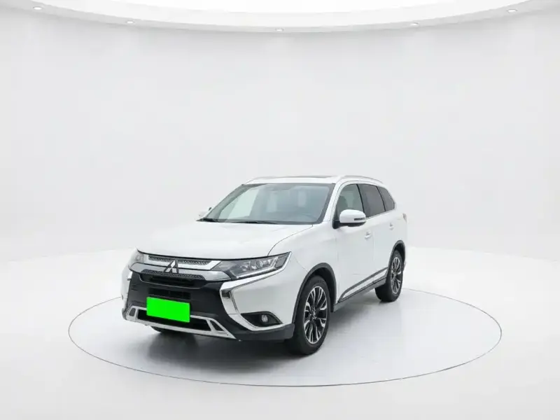 Mitsubishi Outlander, 2020
