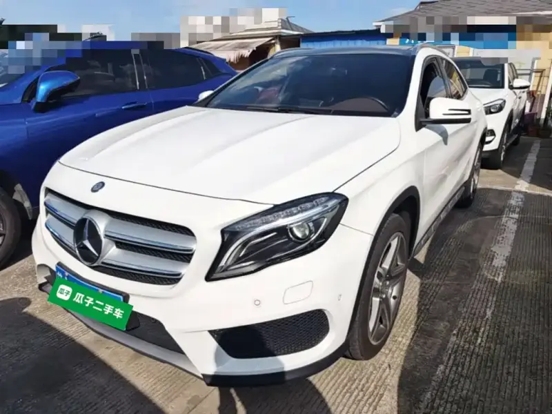 Mercedes-Benz GLA, 2015
