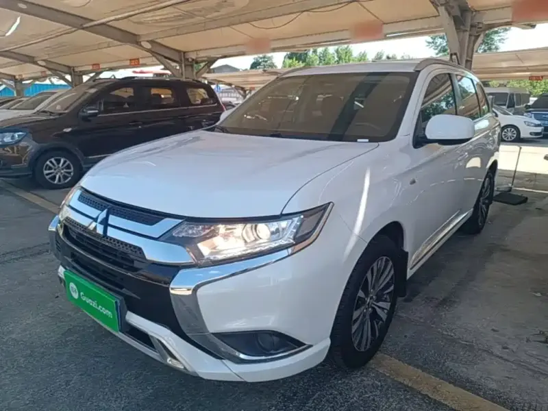 Mitsubishi Outlander, 2021