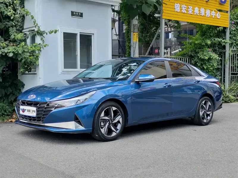 Hyundai Elantra, 2022