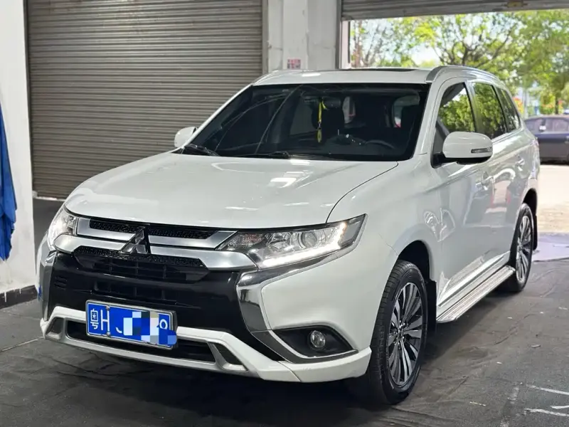 Mitsubishi Outlander, 2021