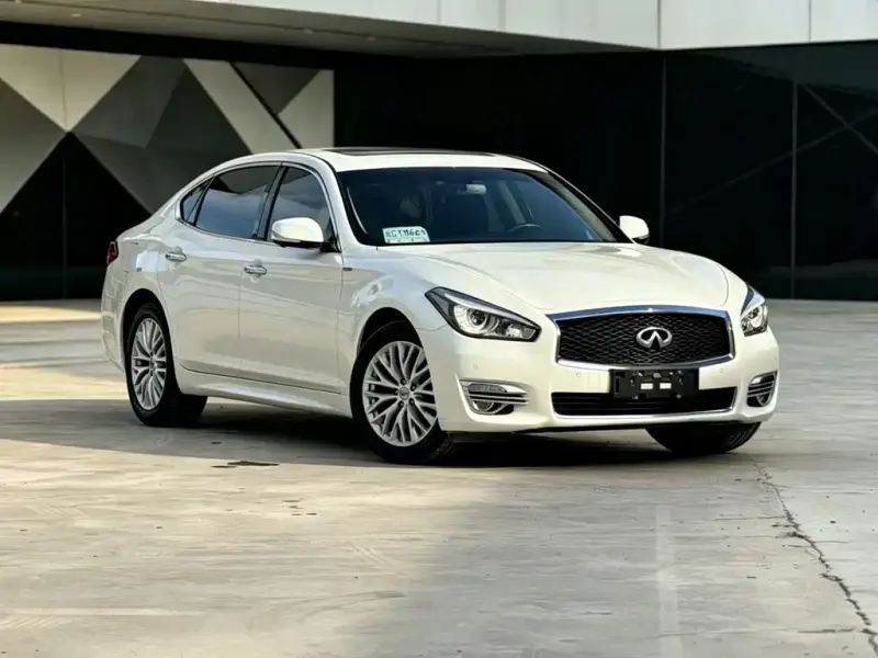 Infiniti Q70, 2017