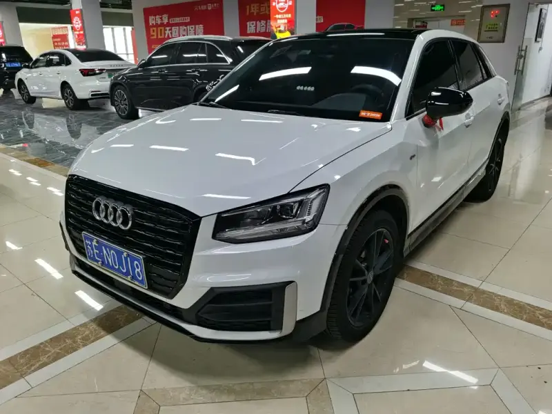 Audi Q2L, 2021