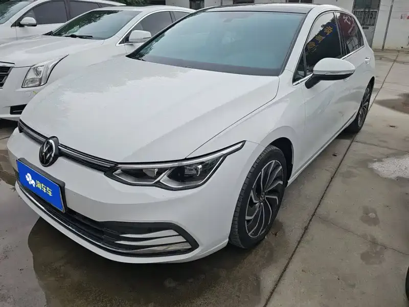 Volkswagen Golf, 2022