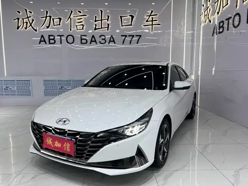 Hyundai Elantra, 2022