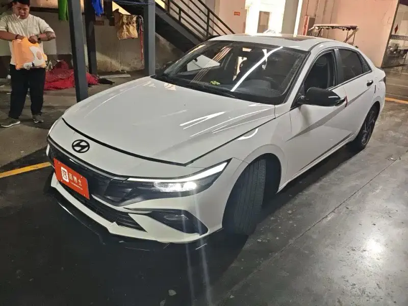 Hyundai Elantra, 2024