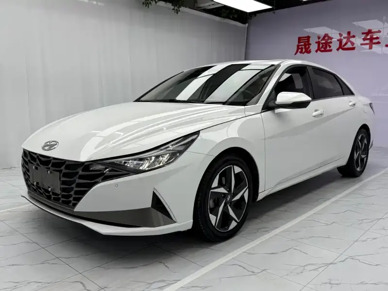Hyundai Elantra, 2022