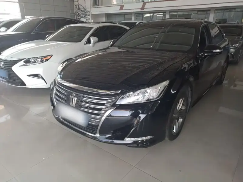 Toyota Crown, 2016