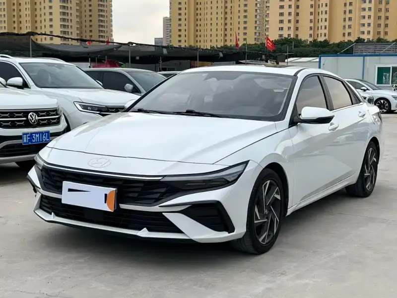 Hyundai Elantra, 2023