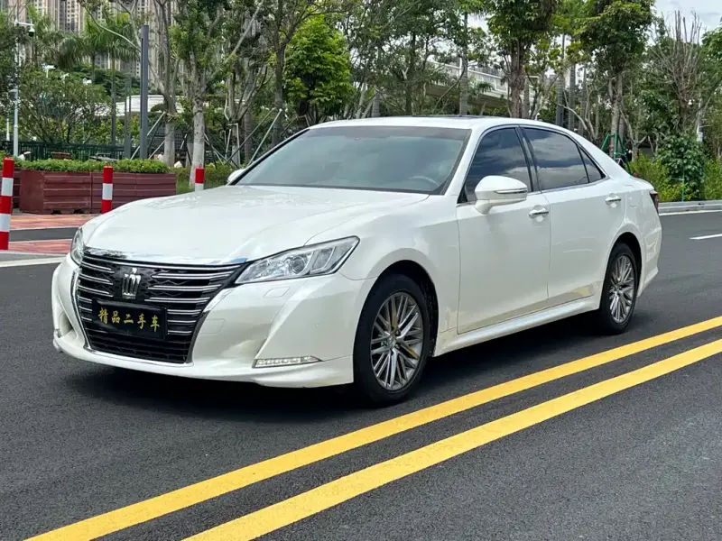 Toyota Crown, 2017