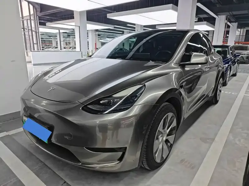 Tesla Model Y, 2022