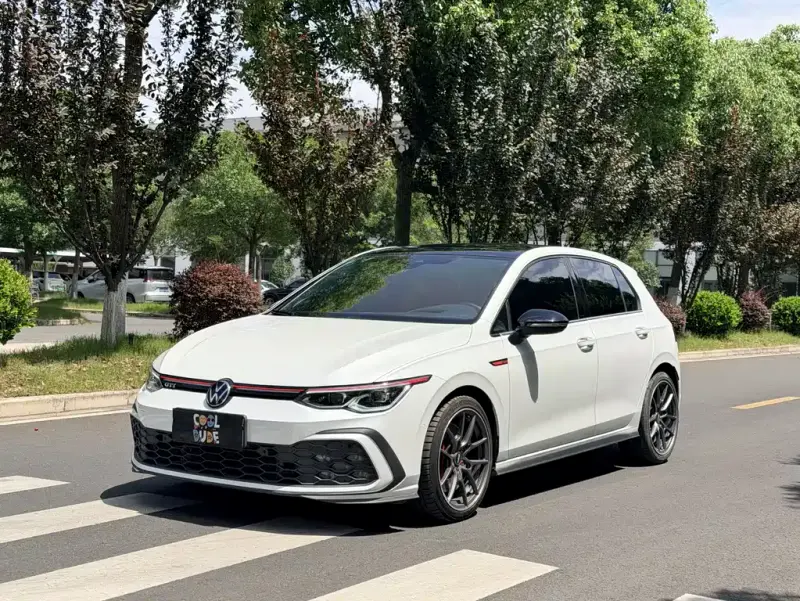 Volkswagen Golf GTI, 2022
