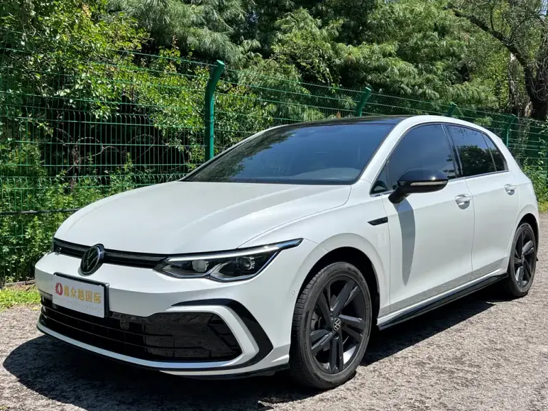 Volkswagen Golf, 2022