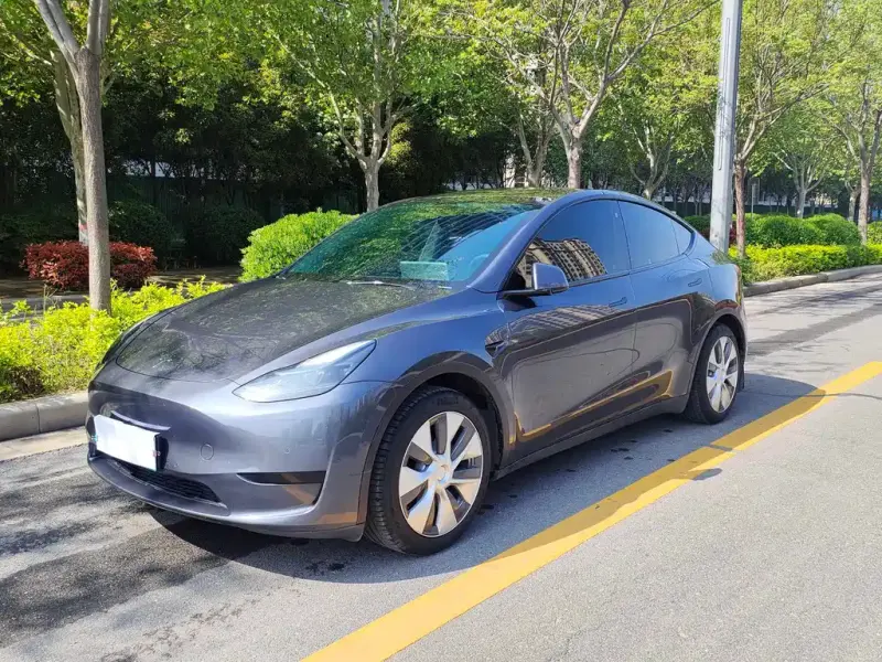 Tesla Model Y, 2022