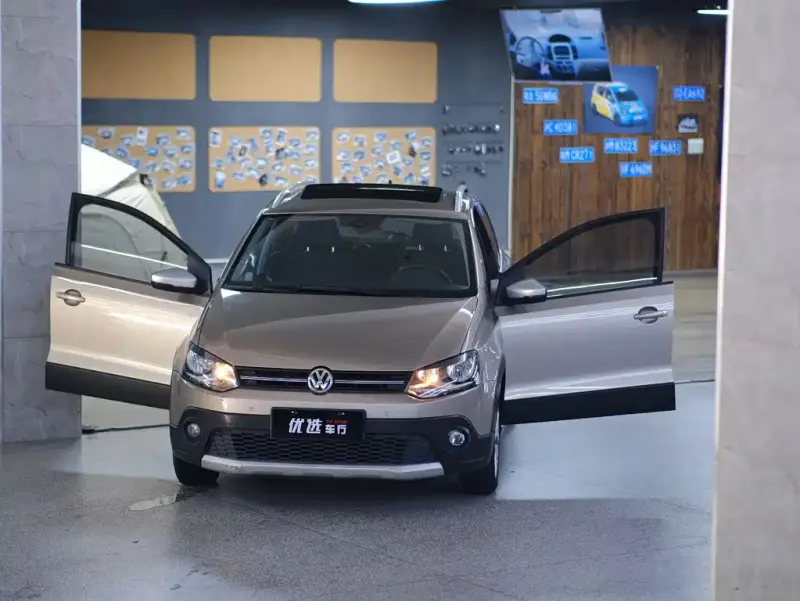 Volkswagen Polo, 2015