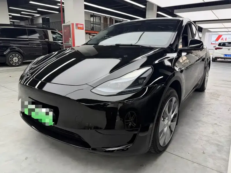 Tesla Model Y, 2023