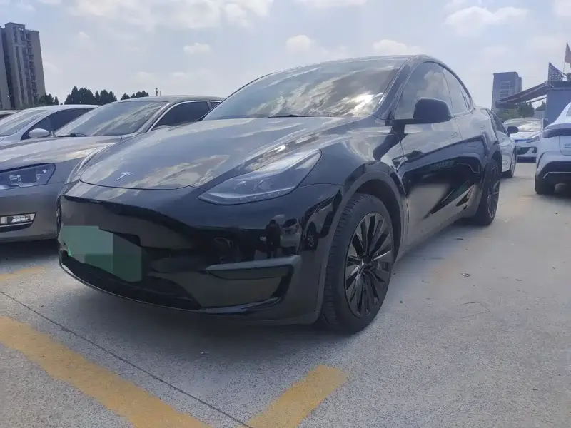 Tesla Model Y, 2023