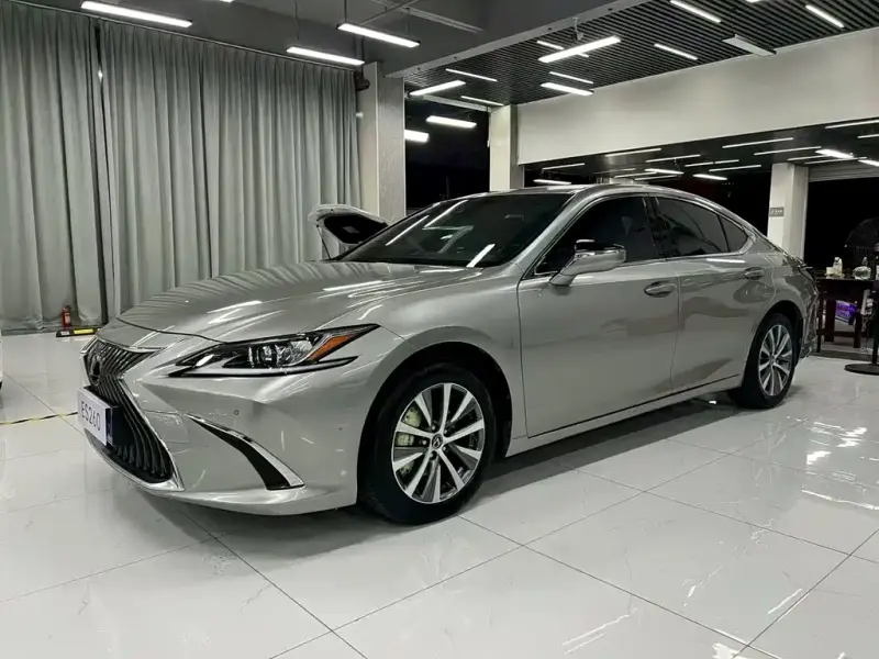 Lexus ES, 2019