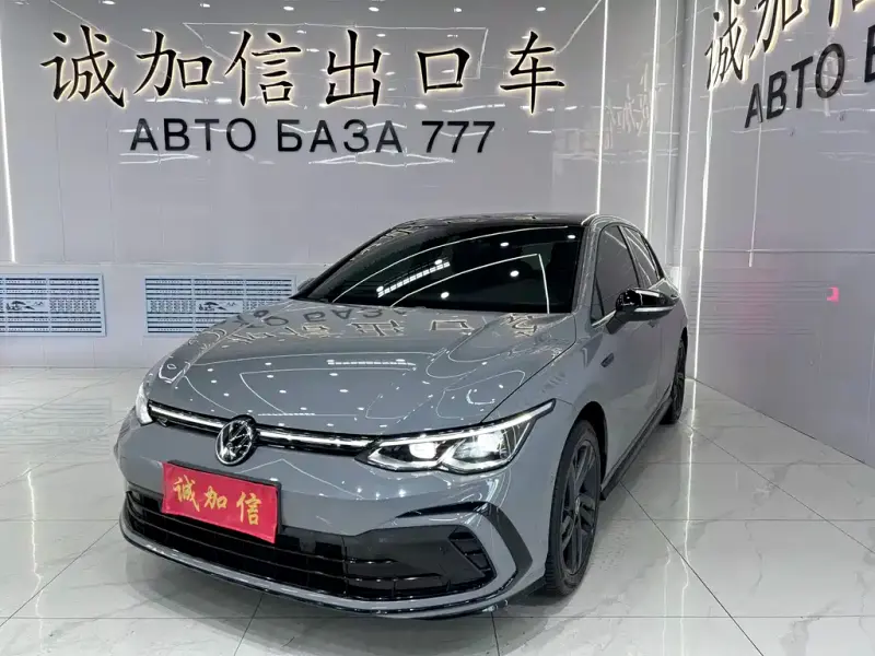 Volkswagen Golf, 2022