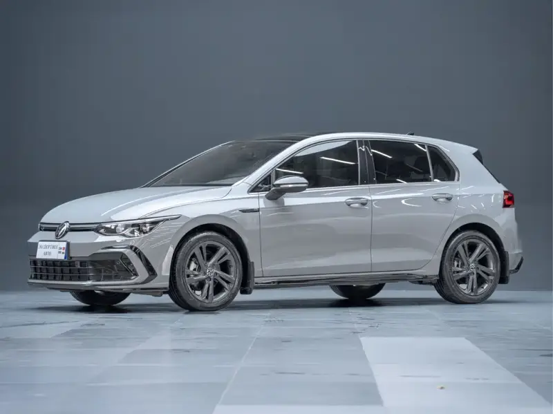 Volkswagen Golf, 2022