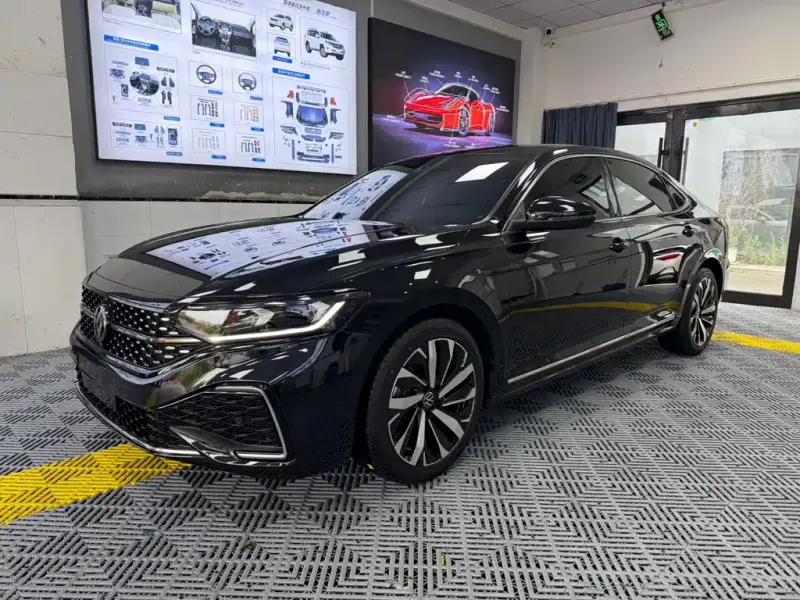 Volkswagen Passat, 2023