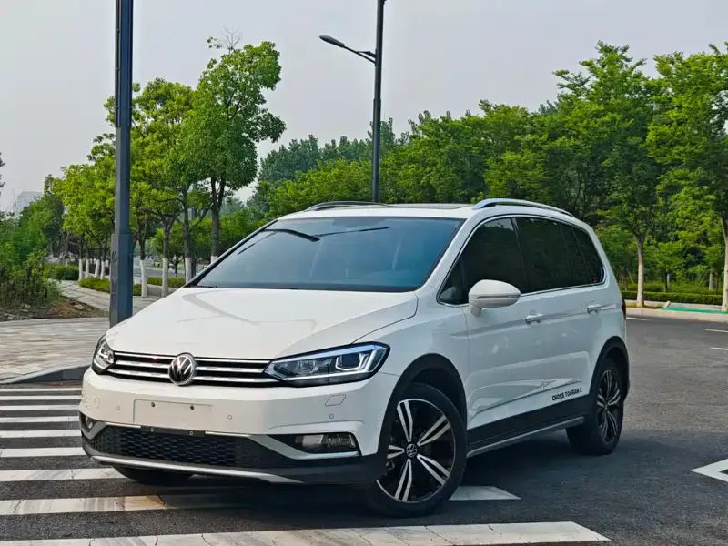 Volkswagen Touran, 2023
