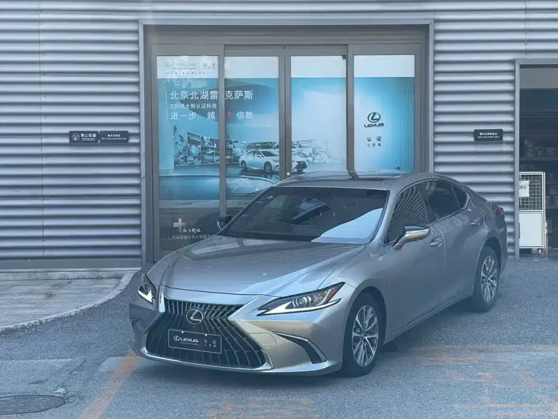 Lexus ES, 2023