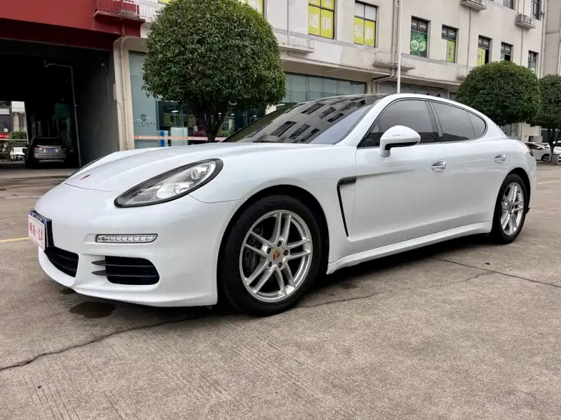 Porsche Panamera, 2015