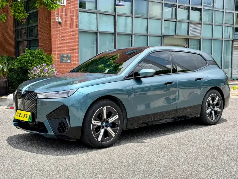 BMW iX, 2022