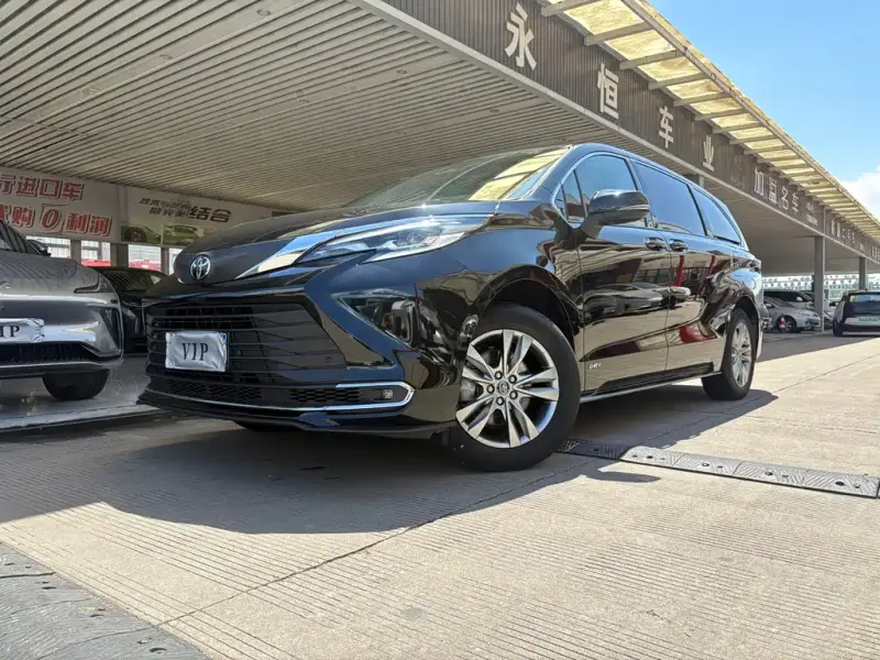 Toyota Sienna, 2025