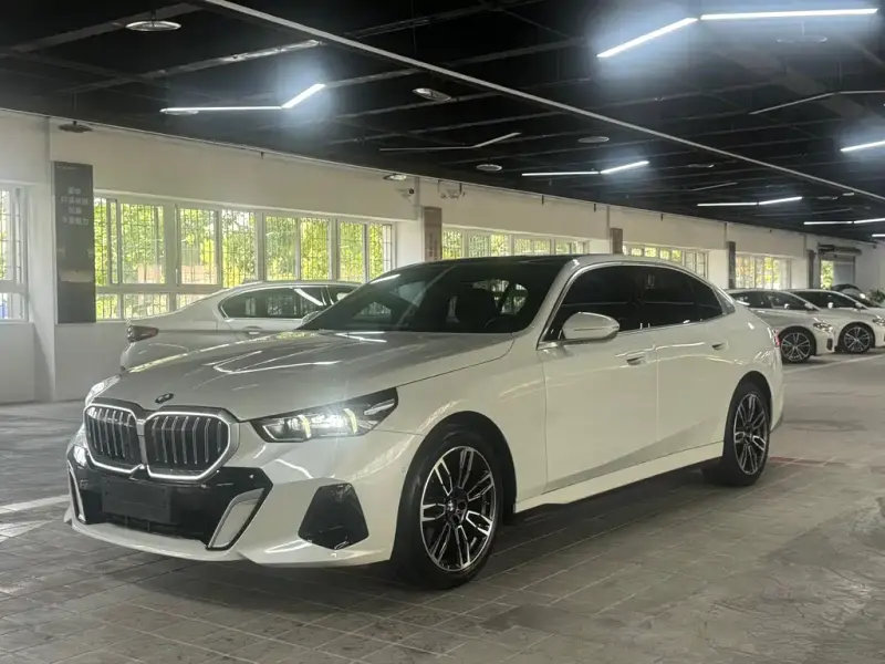 BMW 5 Series, 2024