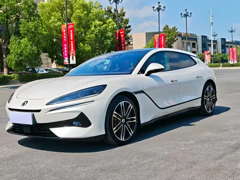 Denza Z9GT, 2024