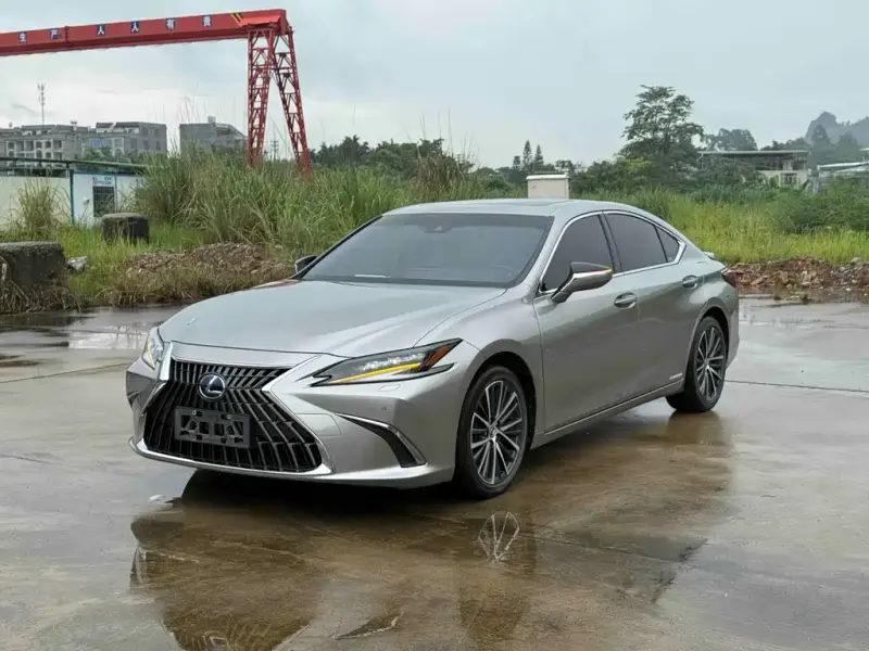 Lexus ES, 2022