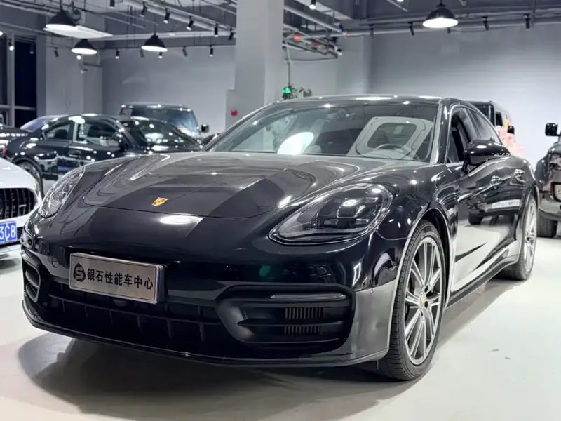 Porsche Panamera, 2022