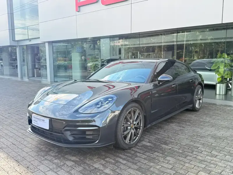 Porsche Panamera, 2022