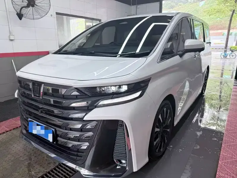 Toyota Vellfire, 2024