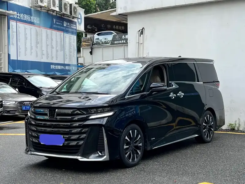 Toyota Vellfire, 2024