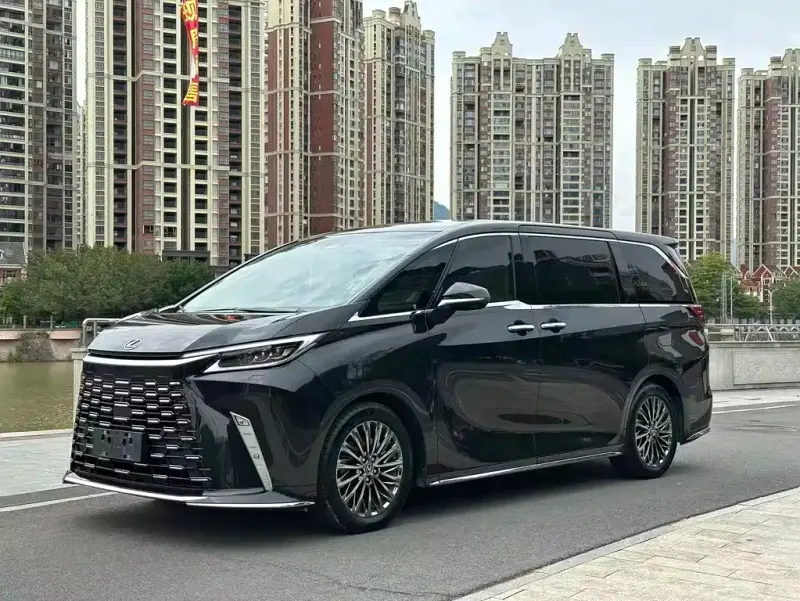 Lexus LM, 2023