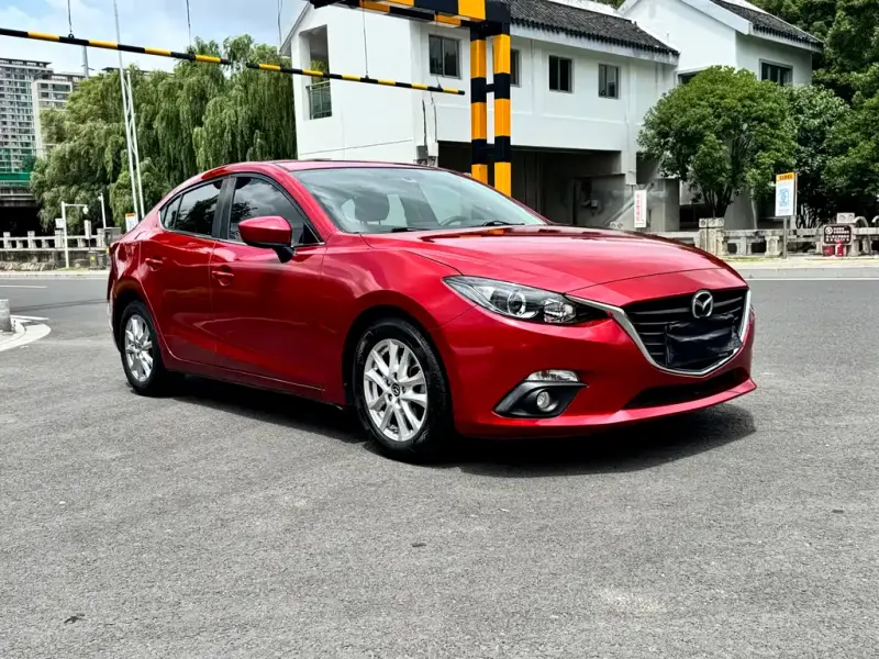 Mazda 3 Axela, 2015