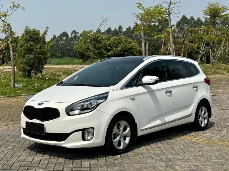 Kia Carens, 2015