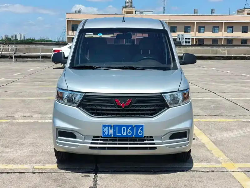 Wuling Hongguang V, 2025