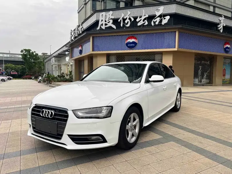 Audi A4L, 2015