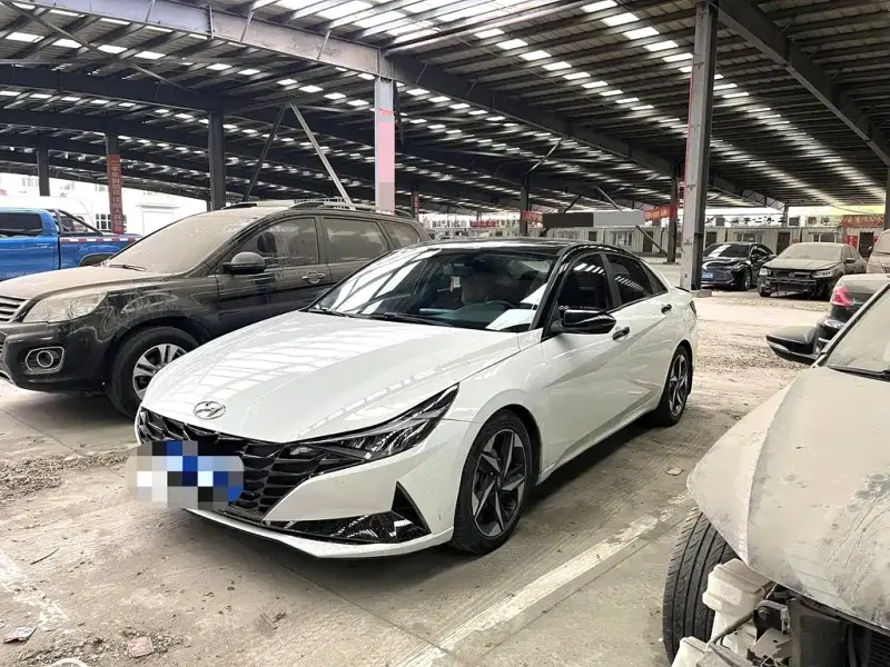 Hyundai Elantra, 2022