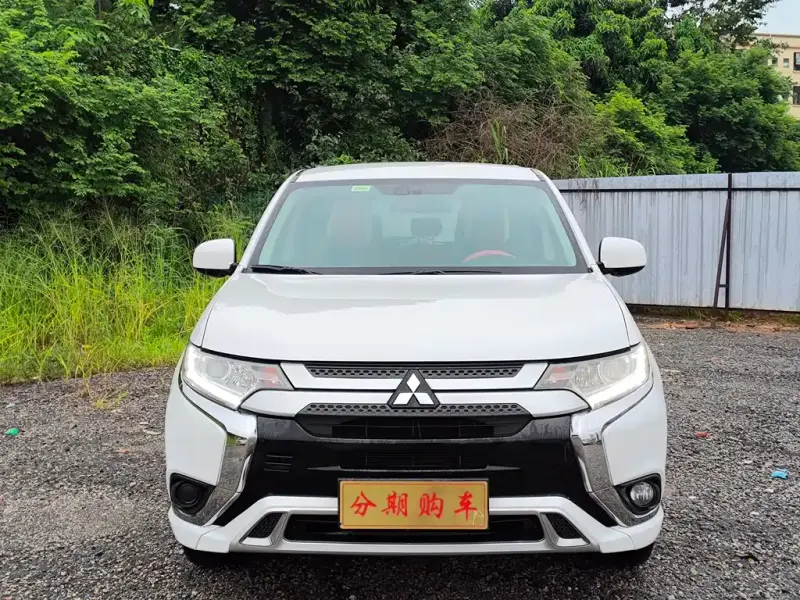 Mitsubishi Outlander, 2022