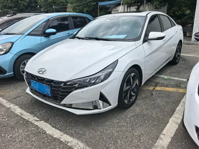 Hyundai Elantra, 2023