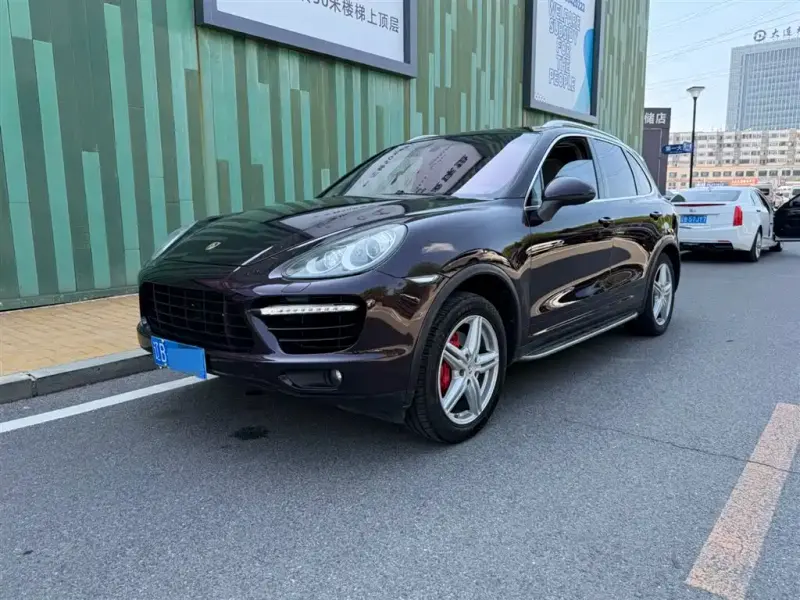 Porsche Cayenne, 2011
