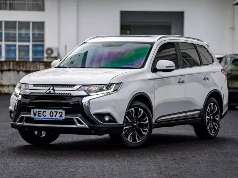 Mitsubishi Outlander, 2020